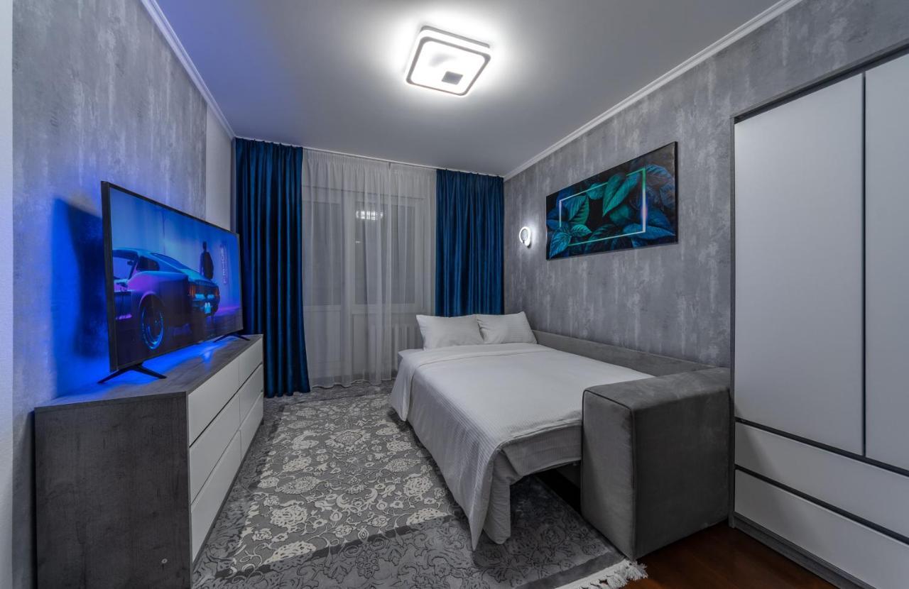 Modern 3 Bedroom Apartment Kiev Esterno foto