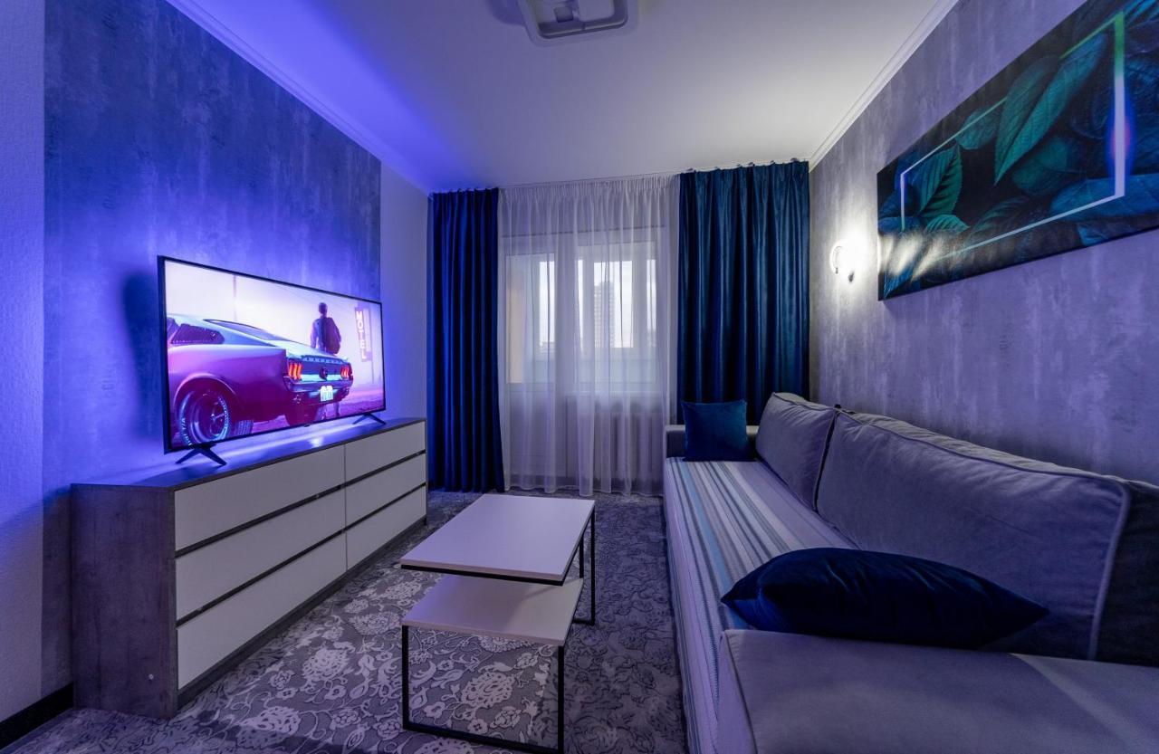 Modern 3 Bedroom Apartment Kiev Esterno foto