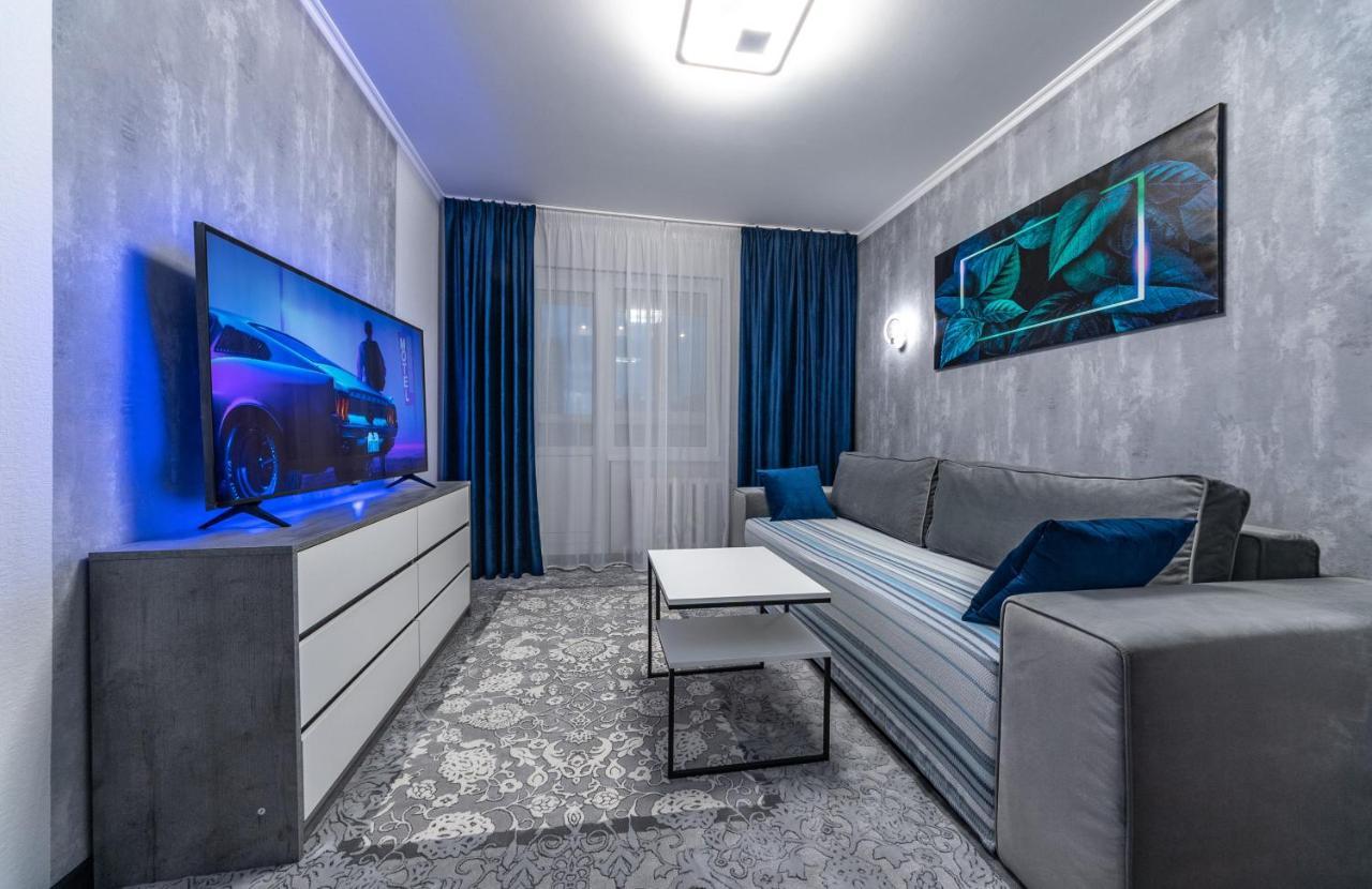 Modern 3 Bedroom Apartment Kiev Esterno foto