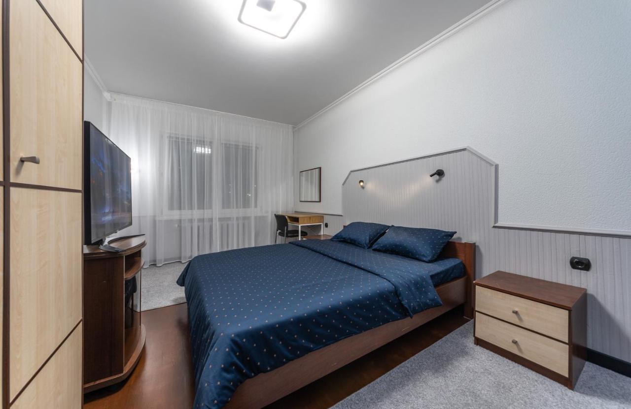 Modern 3 Bedroom Apartment Kiev Esterno foto