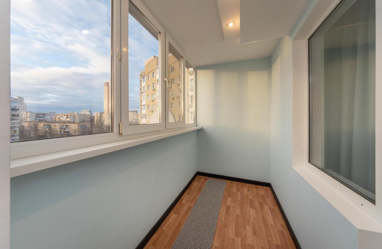 Modern 3 Bedroom Apartment Kiev Esterno foto