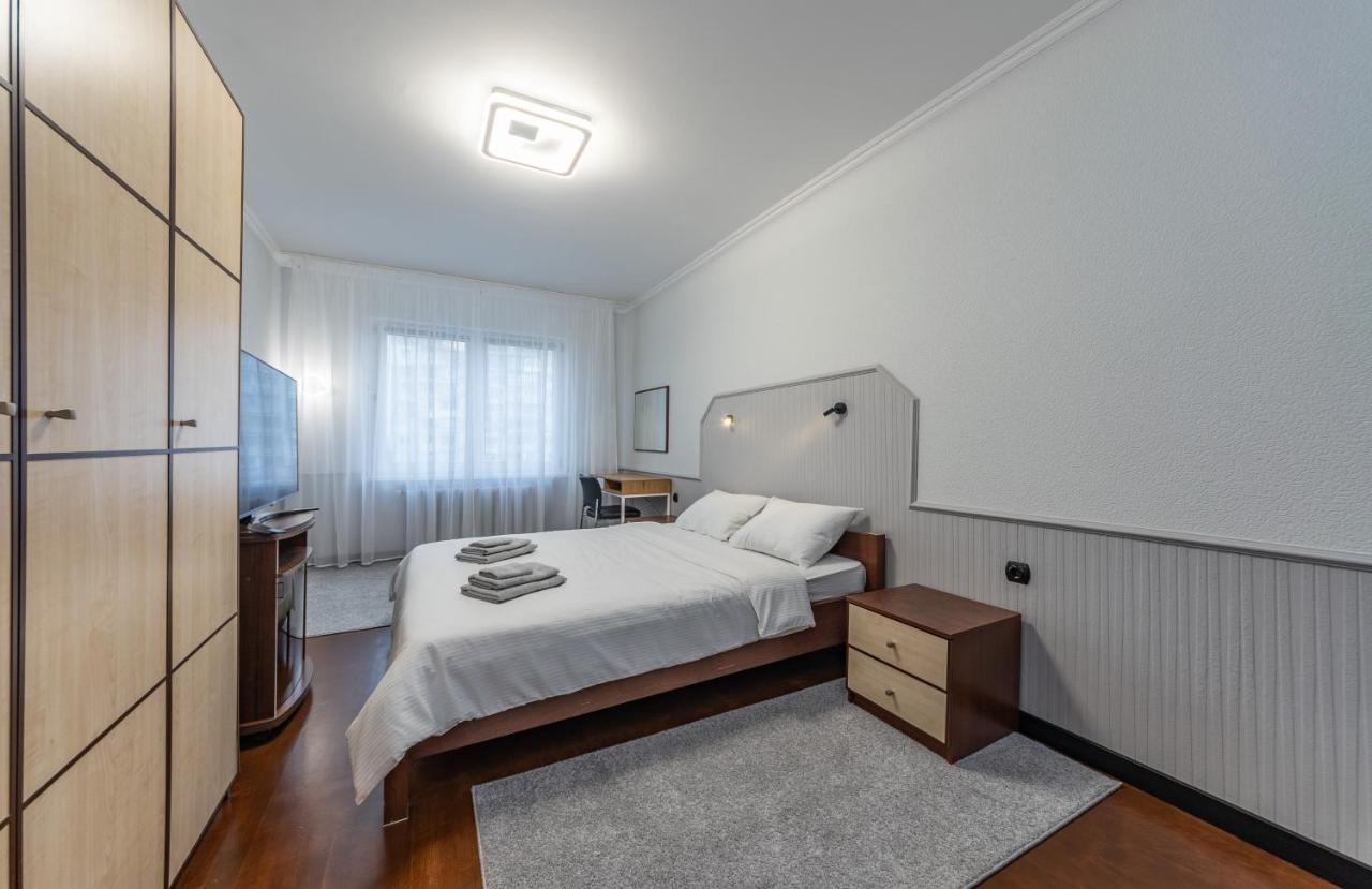 Modern 3 Bedroom Apartment Kiev Esterno foto