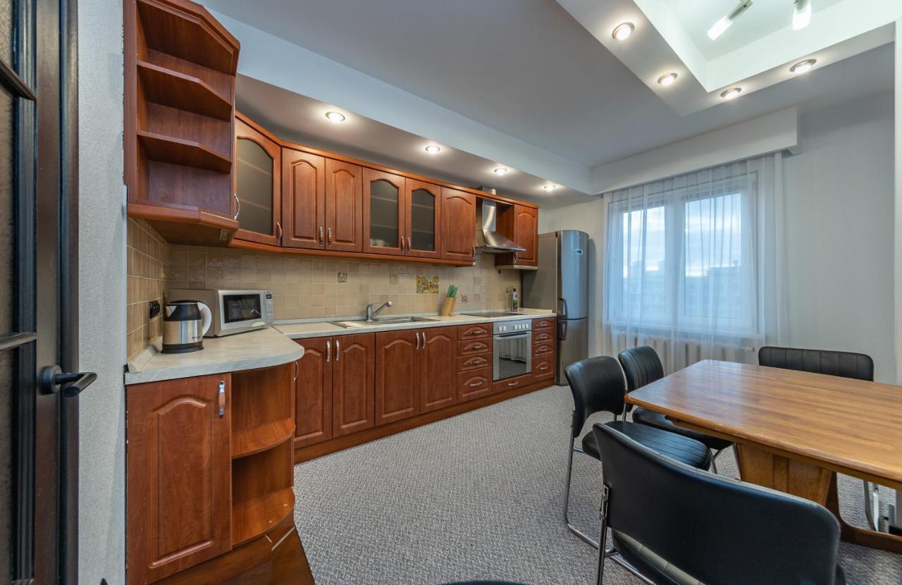 Modern 3 Bedroom Apartment Kiev Esterno foto