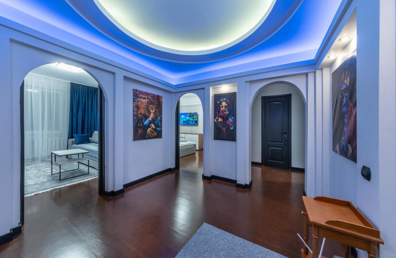 Modern 3 Bedroom Apartment Kiev Esterno foto